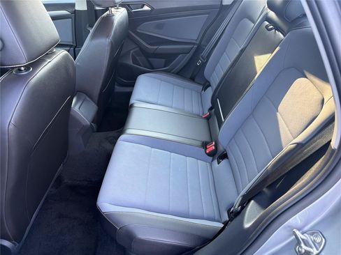 Used 2026 Volkswagen Jetta SE FWD image 19