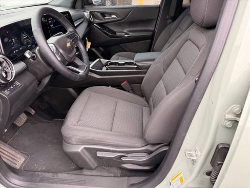 Used 2025 Chevrolet Equinox LT AWD/4WD image 7