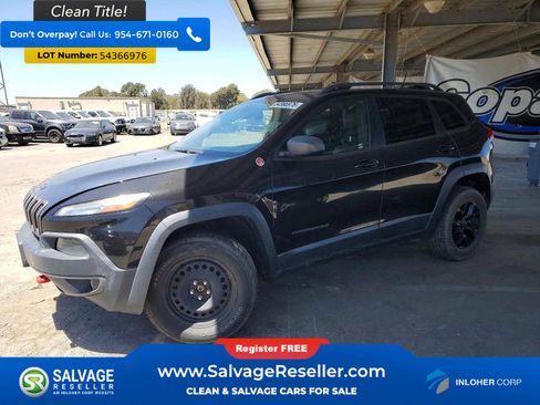 Used 2015 Jeep Cherokee Trailhawk w/ Comfort/Convenience Group AWD/4WD image 1