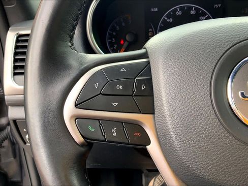 Used 2019 Jeep Grand Cherokee Altitude RWD image 23