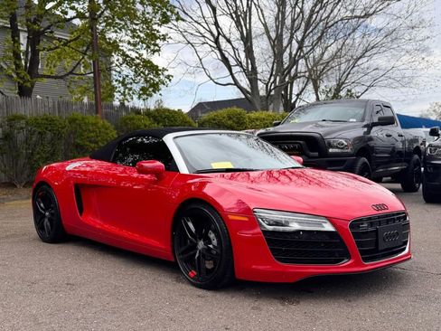 Used 2015 Audi R8 V8 w/ Extended Leather Package AWD/4WD image 9