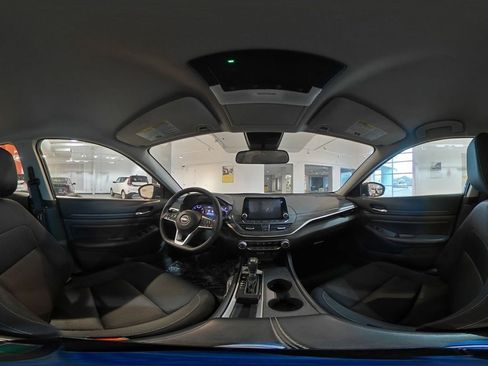 Used 2025 Nissan Altima 2.5 SV image 41