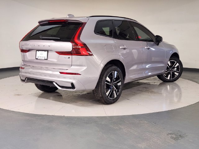 Used 2026 Volvo XC60 B5 Plus w/ Protection Package Premier AWD/4WD image 2