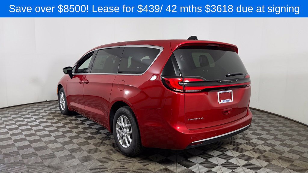 New 2027 Chrysler Pacifica Select FWD image 5