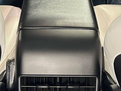 Used 2023 Tesla Model Y Performance AWD/4WD image 30