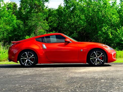 Used 2020 Nissan 370Z Touring Sport RWD image 6