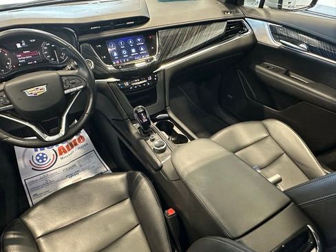 Used 2023 Cadillac XT6 Premium Luxury image 28