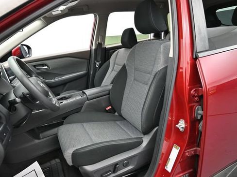 Used 2023 Nissan Rogue SV FWD image 11