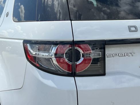 Used 2018 Land Rover Discovery Sport SE AWD/4WD image 13