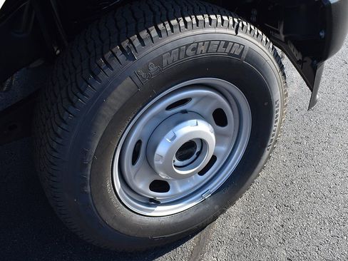 New 2025 Ford F250 XLT image 9