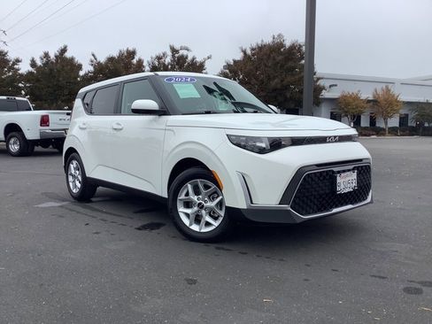 Used 2024 Kia Soul LX w/ Option Group 015 image 2