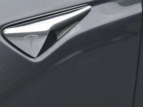 Used 2018 Tesla Model S 75D image 10