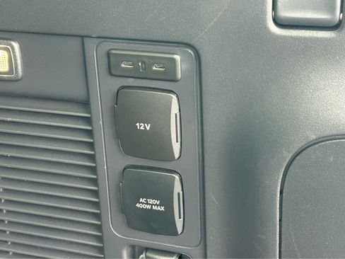 Used 2025 Ford Expedition Active AWD/4WD image 10