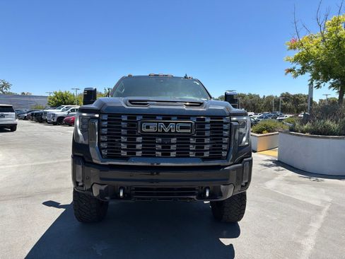 Used 2024 GMC Sierra 3500 Denali Ultimate AWD/4WD image 2