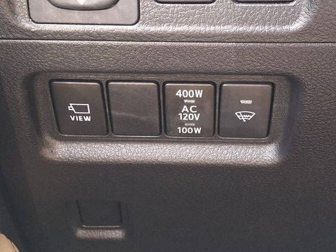 Used 2022 Toyota 4Runner Limited AWD/4WD image 28