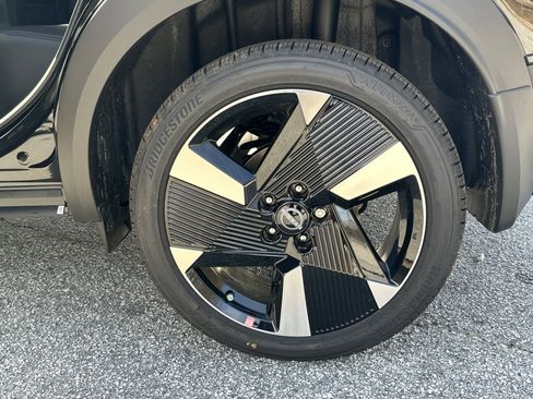 New 2026 Nissan Kicks SR image 19