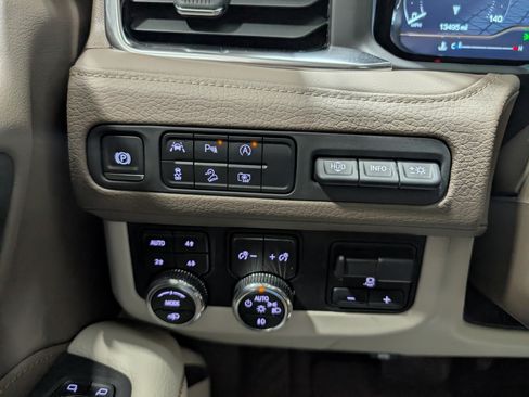 Used 2024 GMC Yukon Denali w/ Max Trailering Package AWD/4WD image 23