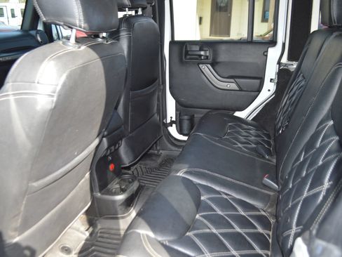 Used 2017 Jeep Wrangler Unlimited Sport AWD/4WD image 17