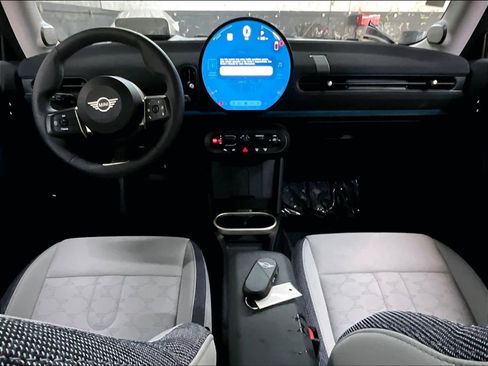 Certified 2025 MINI Cooper 2-Door Hardtop image 17