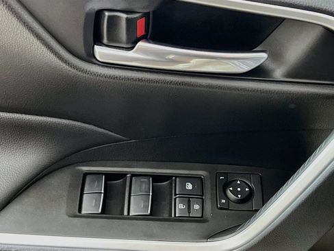 Used 2025 Toyota RAV4 XLE w/ Convenience Package FWD image 17