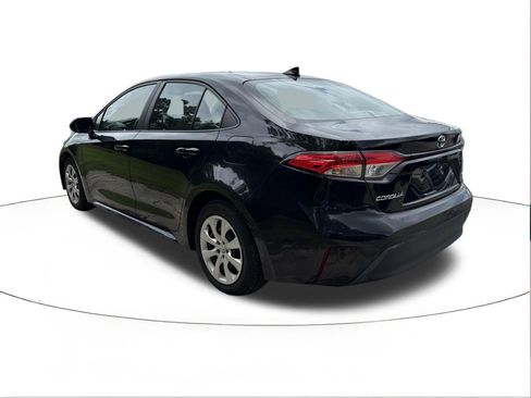 Used 2024 Toyota Corolla LE FWD image 5