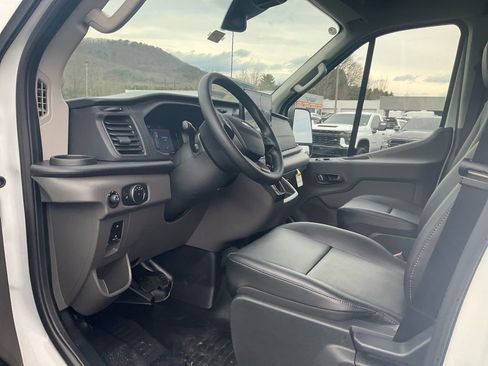 New 2026 Ford Transit 250 148 Medium Roof image 13