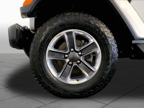 Used 2021 Jeep Wrangler Unlimited Sahara w/ Dual Top Group AWD/4WD image 11