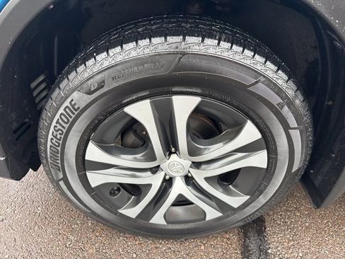 Used 2018 Toyota RAV4 LE image 30