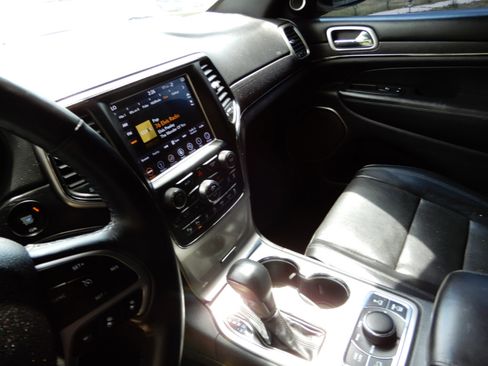 Used 2018 Jeep Grand Cherokee High Altitude image 14