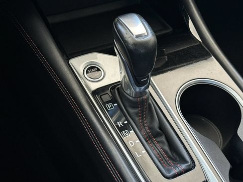 Used 2024 Nissan Altima 2.5 SR FWD image 19