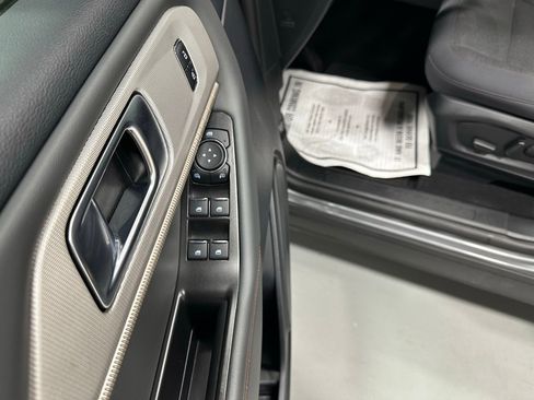 Used 2025 Ford Explorer Active image 9