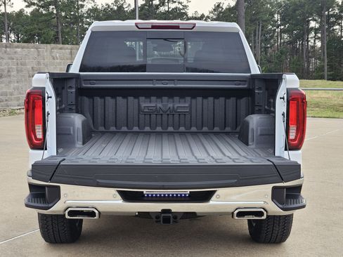 New 2026 GMC Sierra 1500 SLT image 9