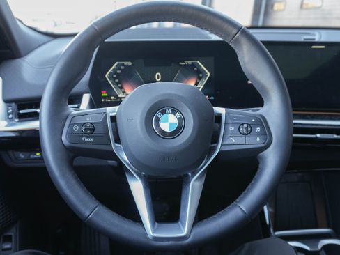 Certified 2025 BMW X2 xDrive28i image 16
