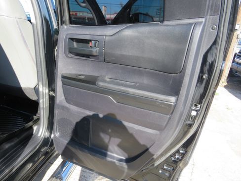 Used 2016 Toyota Tundra SR5 image 13
