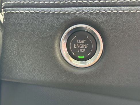 New 2026 Cadillac Escalade Luxury AWD/4WD image 32