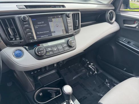Used 2018 Toyota RAV4 Limited w/ Advanced Technology Package AWD/4WD image 29