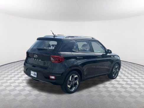 Used 2024 Hyundai Venue SEL FWD image 5