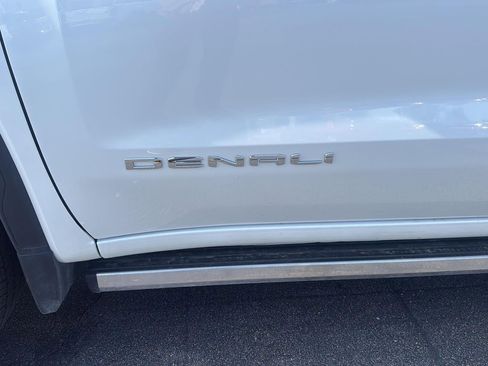 Used 2025 GMC Sierra 1500 Denali w/ Denali Reserve Package AWD/4WD image 15