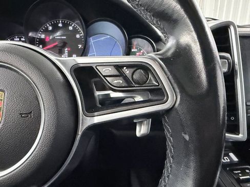 Used 2018 Porsche Cayenne Platinum Edition AWD/4WD image 24