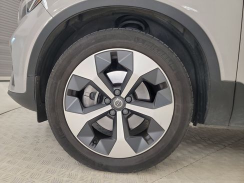 Used 2024 Volvo XC40 B5 Core AWD/4WD image 10
