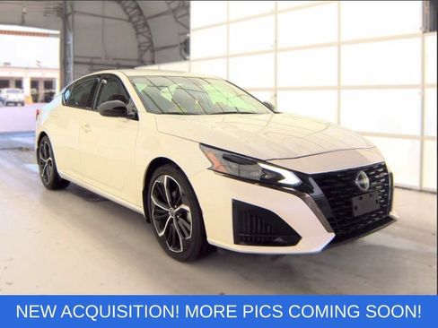 Used 2024 Nissan Altima 2.5 SR FWD image 1