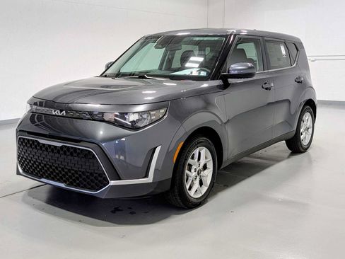 Certified 2023 Kia Soul LX w/ Option Group 015 FWD image 1