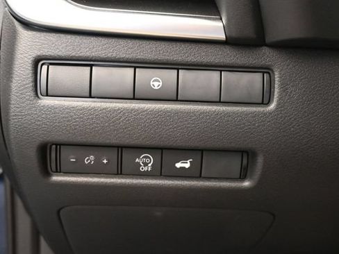 Used 2026 Nissan Rogue SV FWD image 25