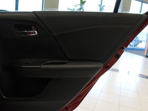 Used 2017 Honda Accord Sport image 22