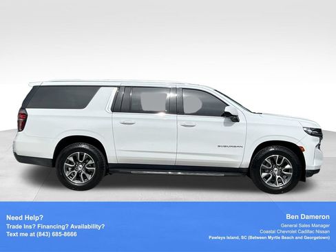 Used 2022 Chevrolet Suburban LT AWD/4WD image 5