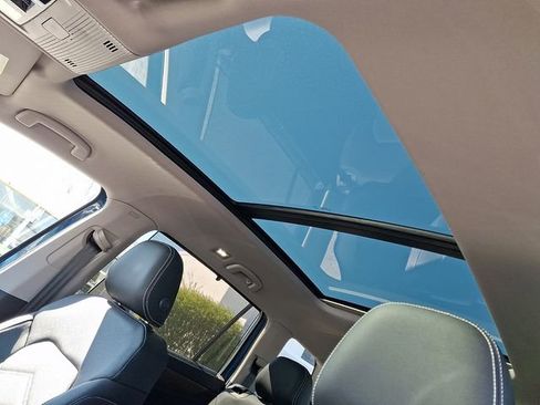 New 2026 Volkswagen Atlas SE image 7