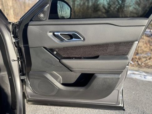 Used 2023 Land Rover Range Rover Velar R-Dynamic S image 14