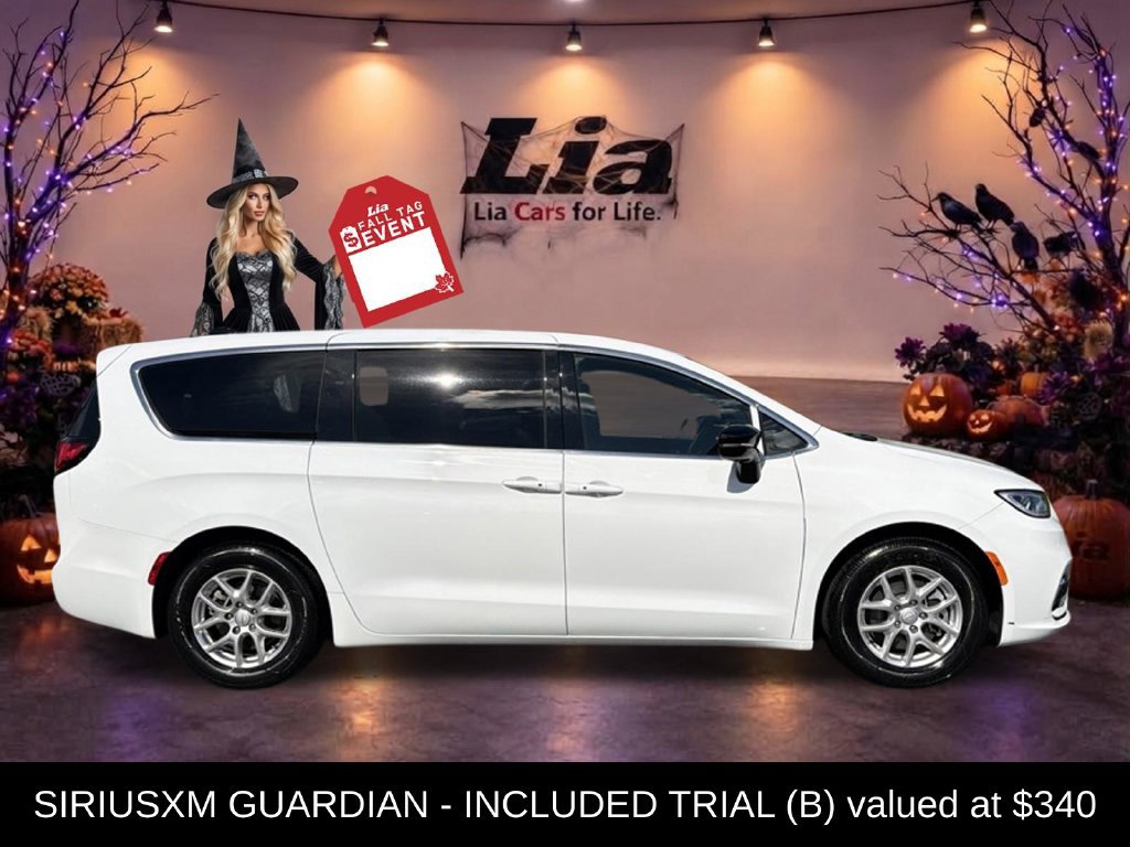 Used 2025 Chrysler Pacifica Select FWD image 2
