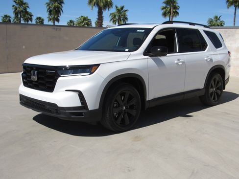 New 2025 Honda Pilot Black Edition image 2