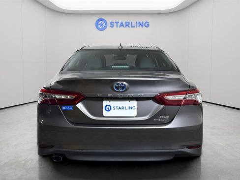 Used 2019 Toyota Camry XLE image 7